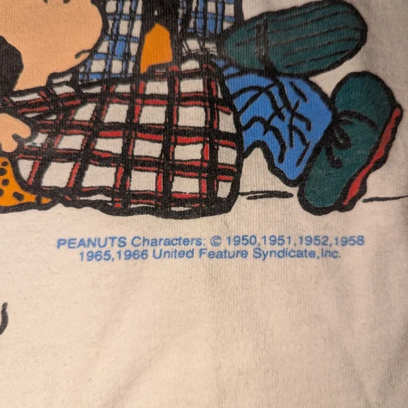 Donating Soon!  Vintage 90s Grunge Kids Peanuts Tshirt - Picture 3 of 5